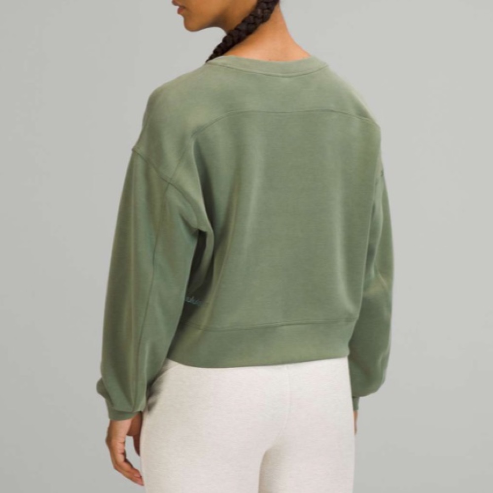 Lululemon Perfectly Oversized Cropped Crew *Softstreme™
Green Twill - Picture 2 of 6